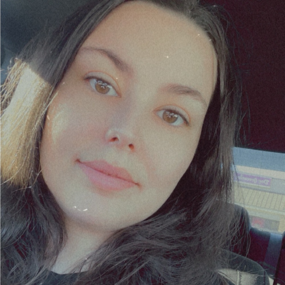 Meet your Posher, Halee